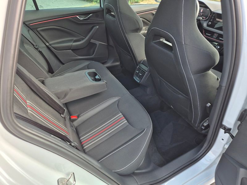 Škoda Kamiq (2025) Monte Carlo 1.5TSi 110kW 7°aut - fotka 17 z 32