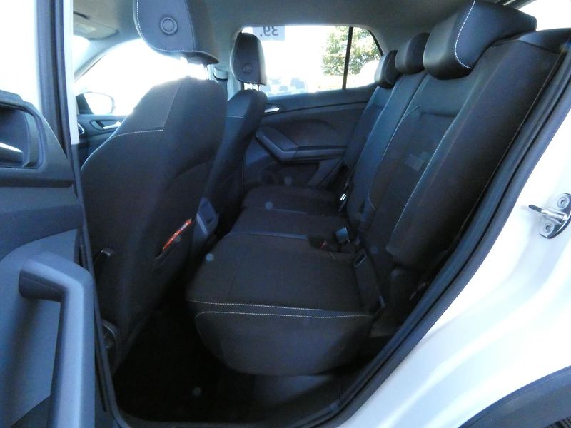 Volkswagen T-Cross R-Line 1,0 TSI DSG - fotka 22 z 29