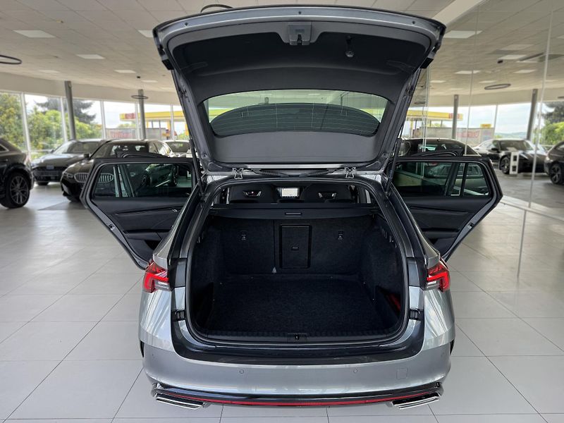 Škoda Octavia RS 2,0TDI*DSG*HUD*REZERVACE! - fotka 30 z 34