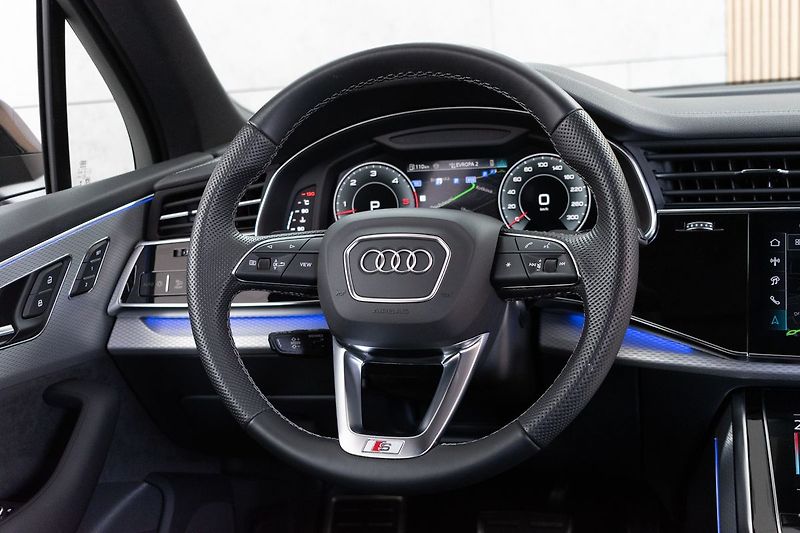 Audi Q7 50 TDI S-LINE*7.MÍST*AIR*DPH* - fotka 20 z 49