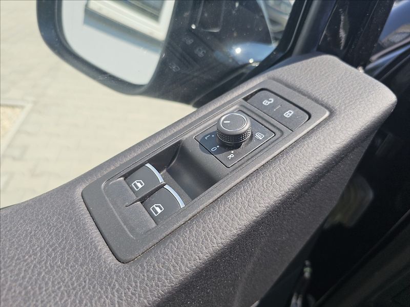 Volkswagen Multivan 2,0TDi 110KW 4X4 Highline - fotka 13 z 39