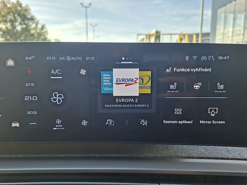 Peugeot 5008 ALLURE HYBRID e-DCS6 - fotka 19 z 27