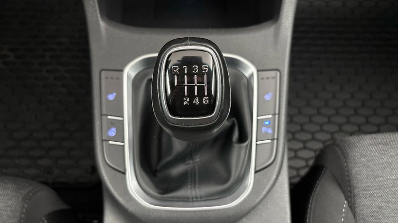 Hyundai i30 1.0 T-GDI Smart Kombi - fotka 23 z 23