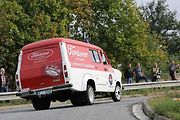 Na akci Jízda do vrchu a výstava historických vozidel se představilo na tři sta automobilů a motocyklů.