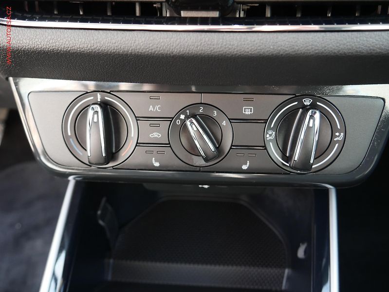 Škoda Fabia (2021) 1.0TSi, 2.maj,ČR, Style, LED - fotka 13 z 18