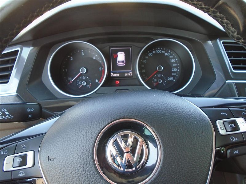 Volkswagen Tiguan 2,0   4X4 110KW - fotka 22 z 27
