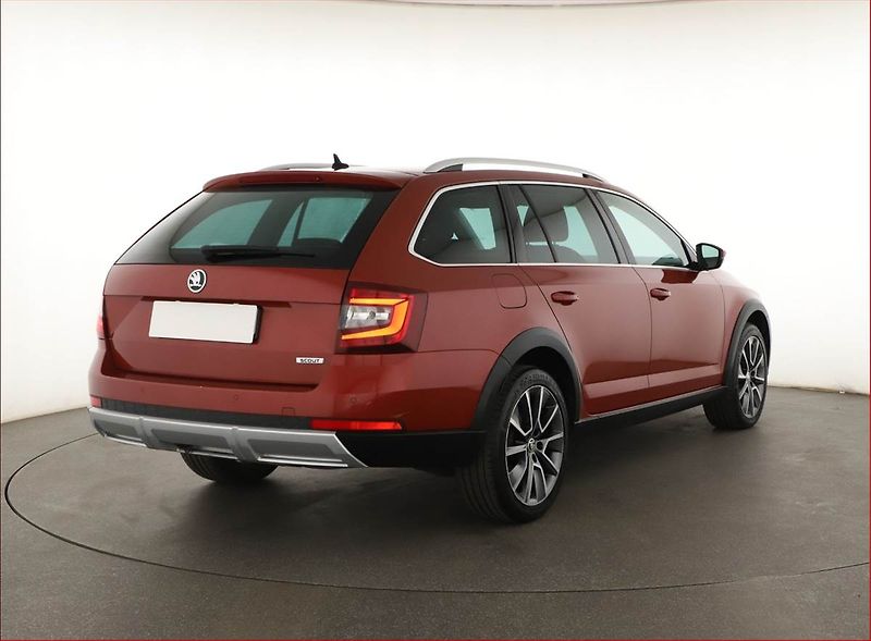 Škoda Octavia (2018) Scout 2.0 TDI, 4X4, Automat - fotka 5 z 18