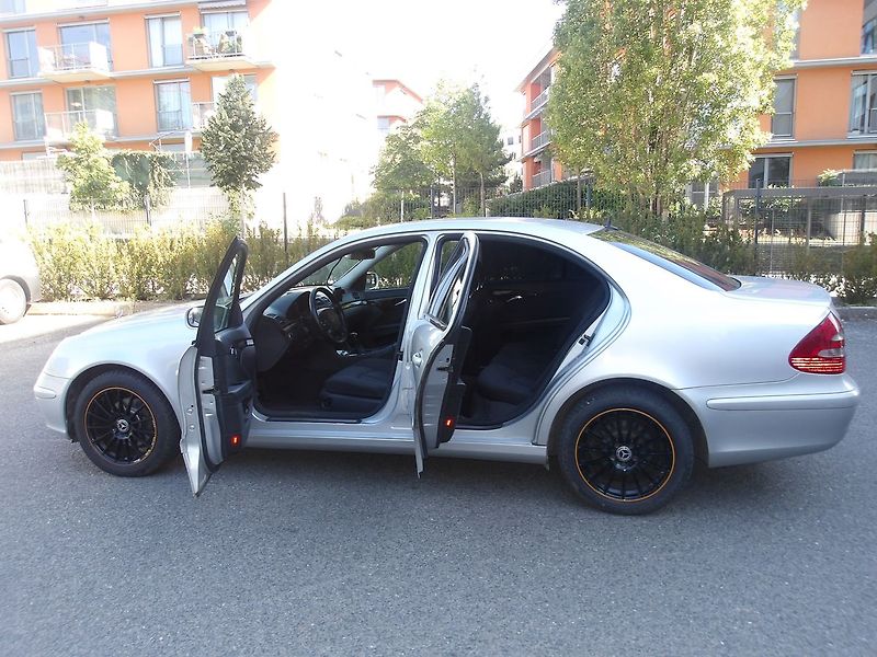 Mercedes-Benz Třídy E 2,2CDi - fotka 12 z 26