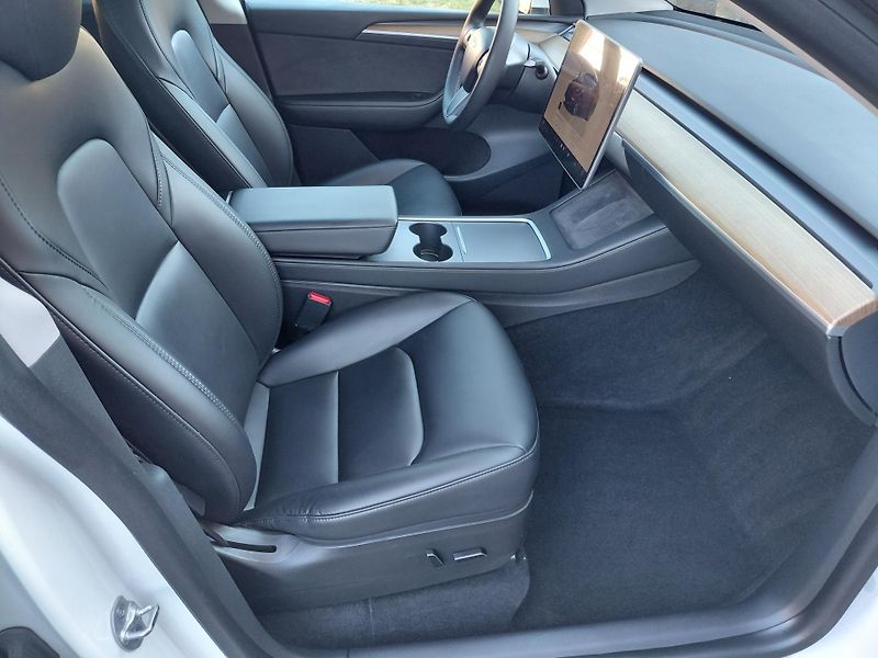 Tesla Model Y (2022) AWD Long Range  ACC  LED  NAVI - fotka 8 z 16