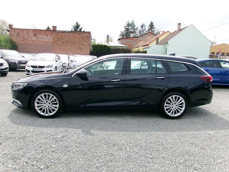 Opel Insignia ST 2.0 Turbo 191kW 4x4 automat - fotka 2 z 43