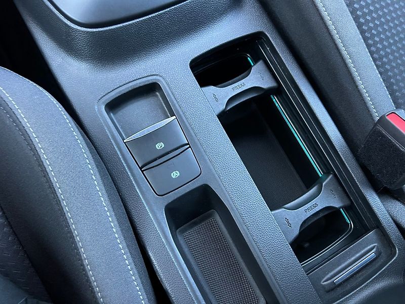 Ford Focus (2021) 1.0 EcoBoost-P.KAMERA - fotka 35 z 49