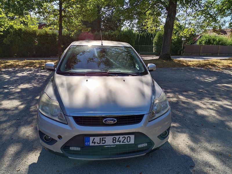Ford Focus (2008) s bohatým příslušenstvím - fotka 2 z 13