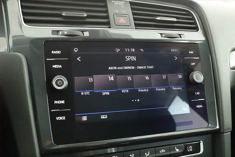Volkswagen Golf (2020) 2.0 TDI, Automat, Serv.kniha - fotka 9 z 16