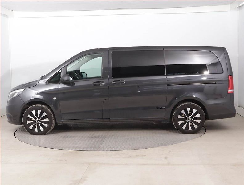 Mercedes-Benz Vito (2022) Select 119 CDI 4x4, Bus, 8Míst - fotka 3 z 19