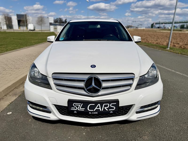 Mercedes-Benz Třídy C 180 CGI NAVIGACE SERVISKA - fotka 8 z 37