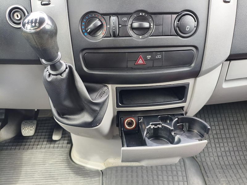 Volkswagen Crafter (2016) 2,0 TDI 80Kw 7 míst - fotka 22 z 30