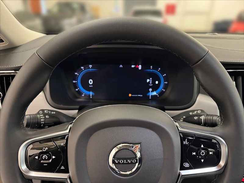 Volvo V90 2,0 B4 AWD Cross Country Plus - fotka 8 z 15