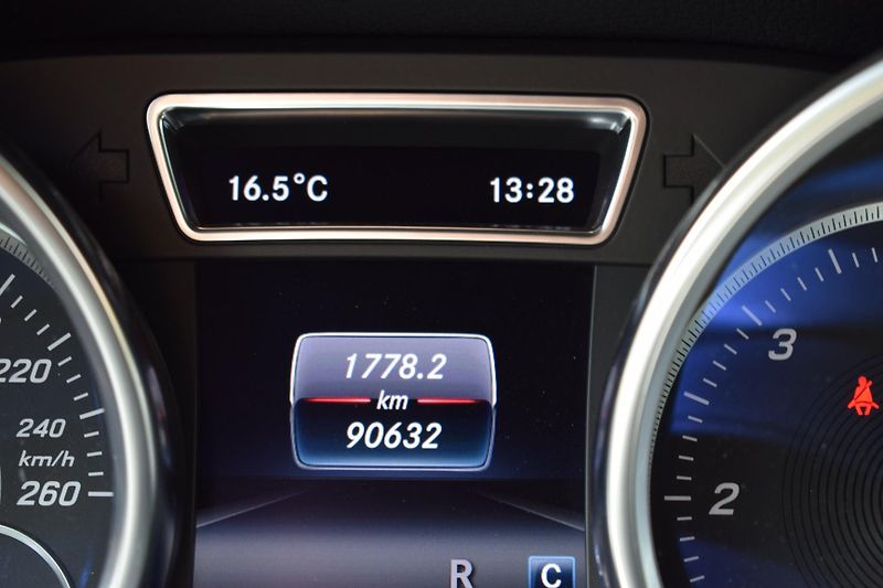 Mercedes-Benz GLE (2019) 350d AMG/Coupe/Tažné/KeyLess/ - fotka 15 z 40
