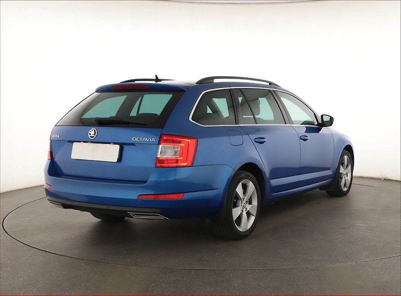 Škoda Octavia (2016) 1.4 TSI, Navi, Bi-Xenony - fotka 5 z 19