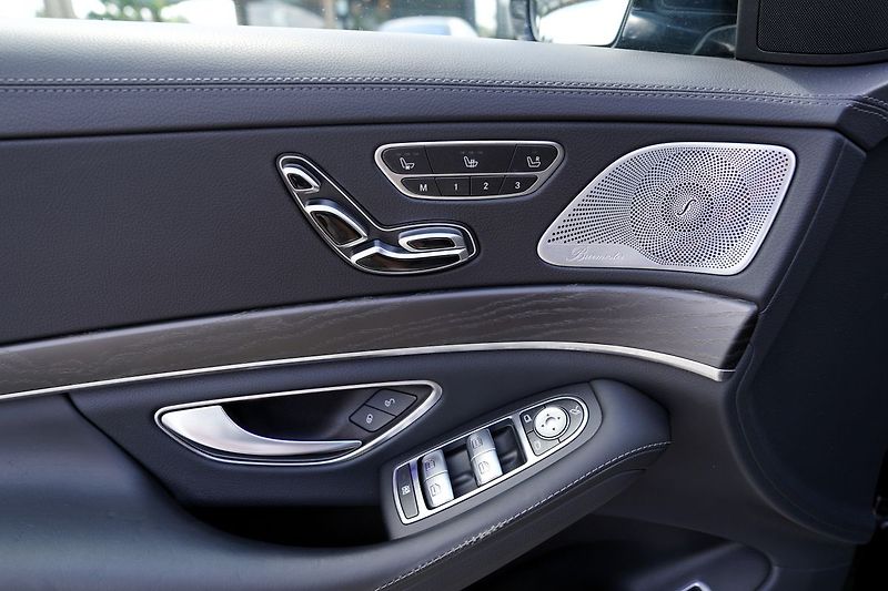 Mercedes-Benz Třídy S S560 Long 4Matic V8/470PS - fotka 15 z 34