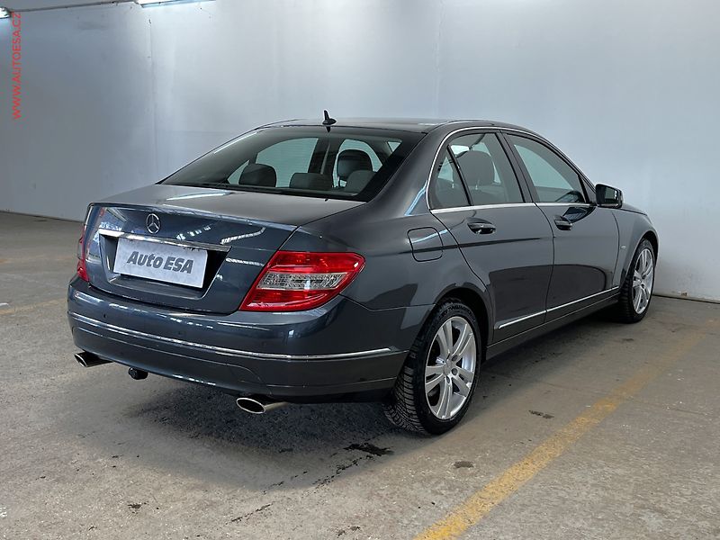 Mercedes-Benz Třídy C (2010) 3.0 CDi C350, AT, TZ - fotka 4 z 16