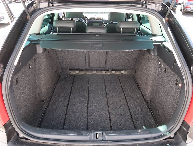 Škoda Octavia (2007) Elegance 2.0 TDI, 4X4 - fotka 13 z 19