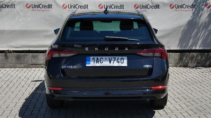 Škoda Octavia Combi 1,5 TSI DSG Style - fotka 4 z 26