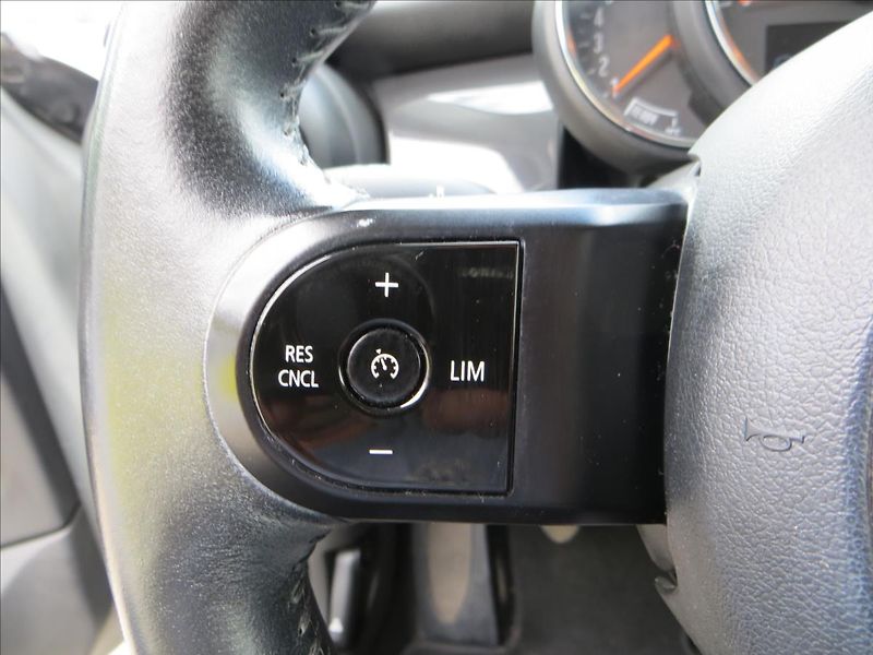 Mini Cooper 1,5 100kW CZ DPH Klima,Tempo - fotka 17 z 21