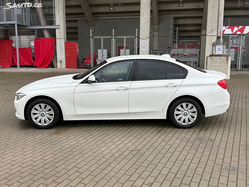 BMW Řada 3 (2014) 316i, 100kw Původ ČR - fotka 2 z 21