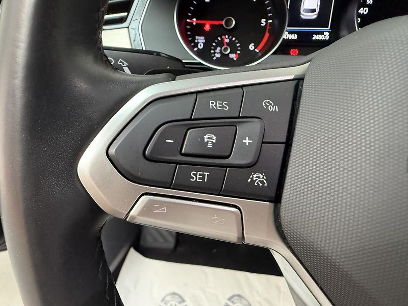 Volkswagen Passat 2.0 TDI 140kW BMT DSG Elegance - fotka 9 z 13