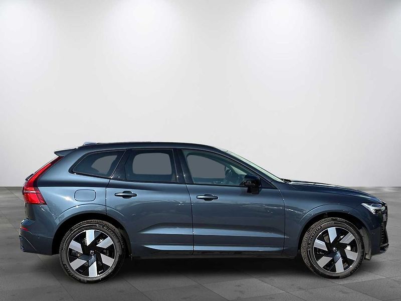Volvo XC60 PLUS T6 AWD PHEV ACC,BLIS - fotka 6 z 22