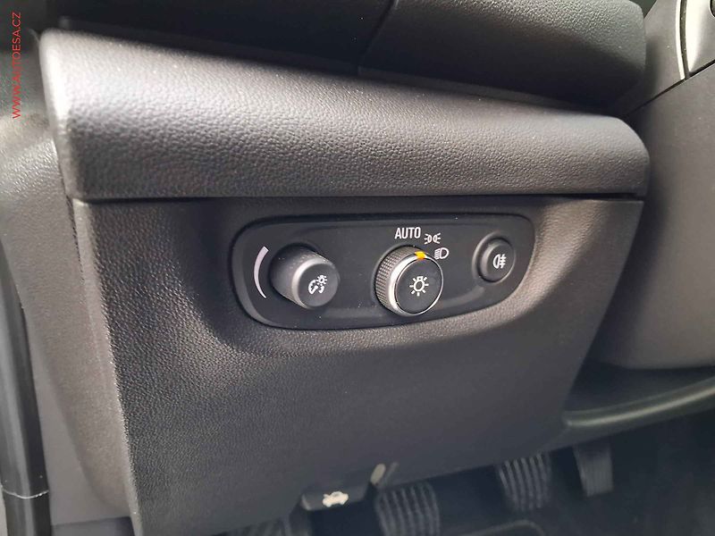 Opel Insignia (2018) 1.5T, 2.maj,ČR, servis.kniha - fotka 14 z 16