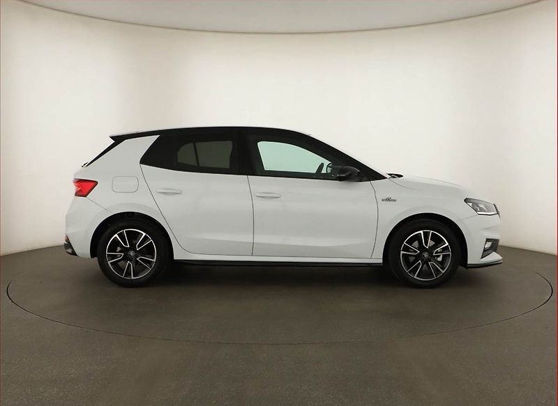 Škoda Fabia (2025) 1.0 TSI, Monte Carlo, FullLed - fotka 6 z 17