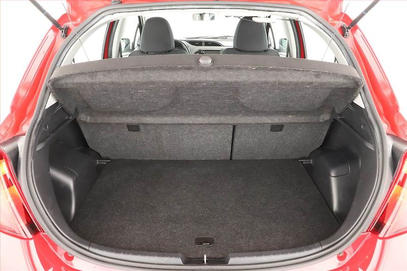 Toyota Yaris (2016) 1.33 Dual VVT-i, Serv.kniha - fotka 15 z 16