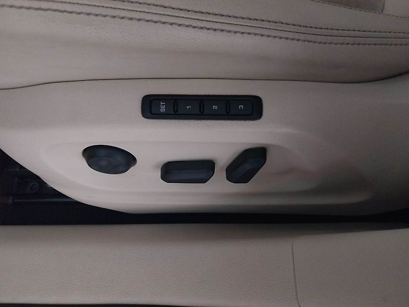 Volkswagen Sharan (2014) 2.0 TDI, 7 míst, Bi-Xenony - fotka 17 z 24
