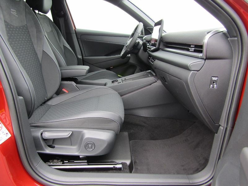 Volkswagen T-Roc R-Line 1,5 eTSI 110 kW 7DSG - fotka 21 z 30