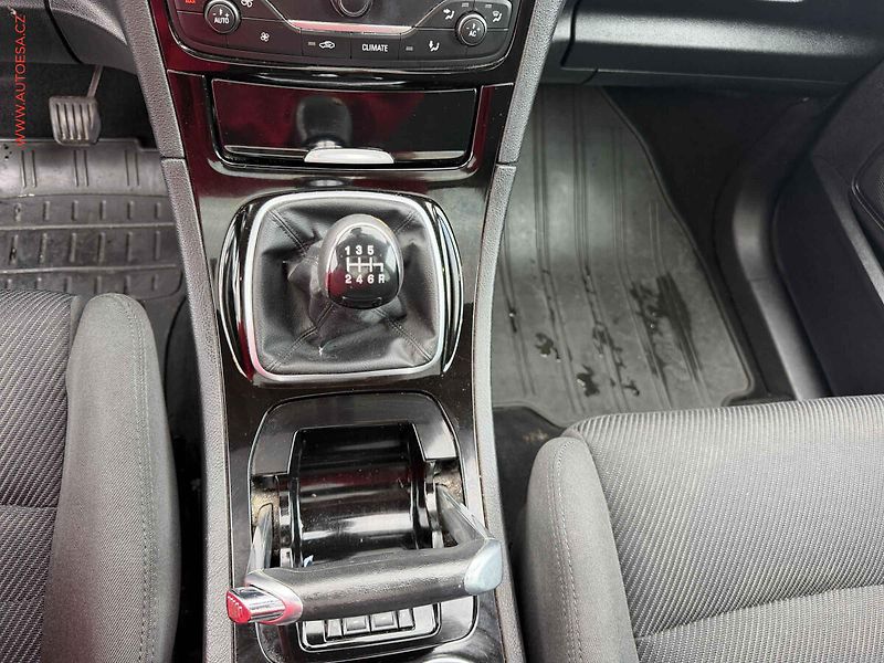 Ford S-MAX (2013) 2.0 TDCi, Titanium - fotka 14 z 16
