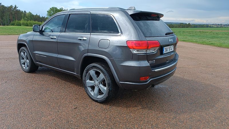 Jeep Grand Cherokee 3,0d Overland Nové v ČR - fotka 3 z 52