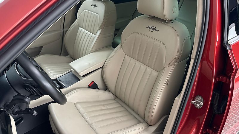 Škoda Superb 1.4 TSI iV DSG L&K Combi - fotka 15 z 37