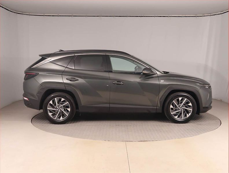 Hyundai Tucson (2021) 1.6 T-GDI 48V MHEV - fotka 6 z 17