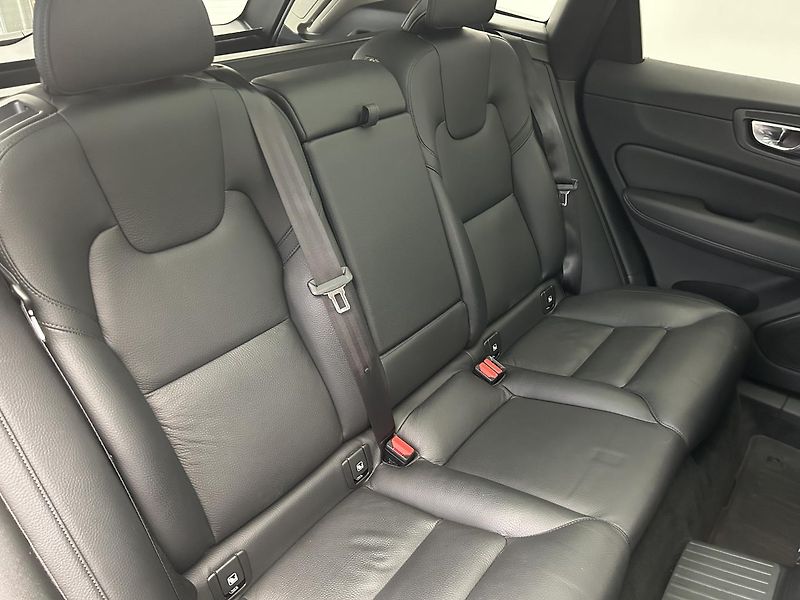 Volvo XC60 2.0 T6 4x4 Recharge Inscriptio - fotka 17 z 31
