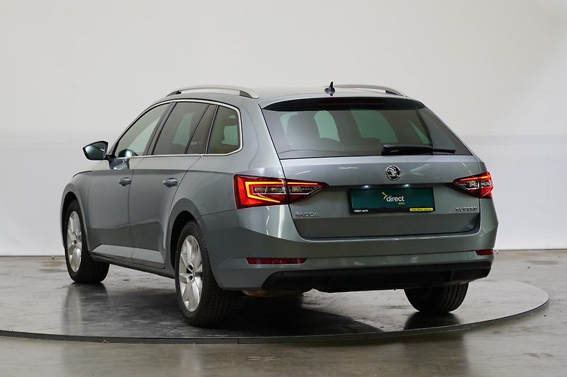 Škoda Superb - fotka 7 z 27