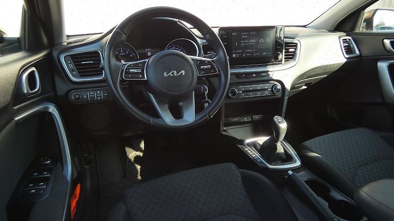 Kia Ceed 1.5 T-GDI 118kW SPIN - fotka 5 z 22
