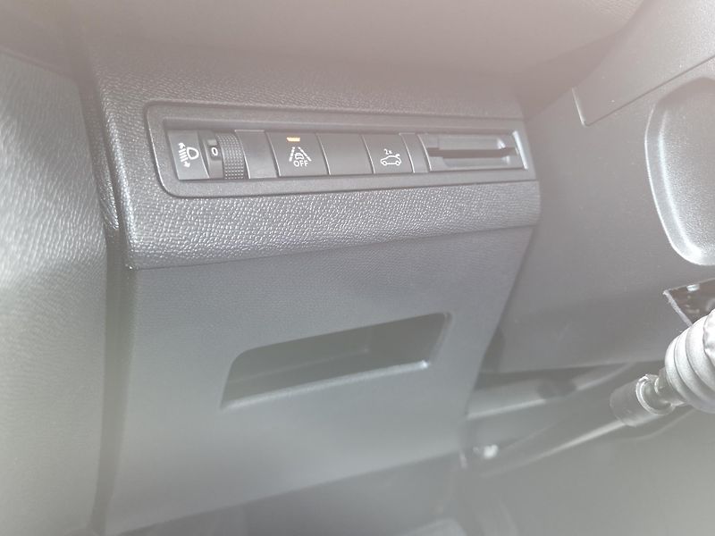 Peugeot 5008 (2024) 1.2 PT 130 ALLURE PACK EAT8 - fotka 26 z 34