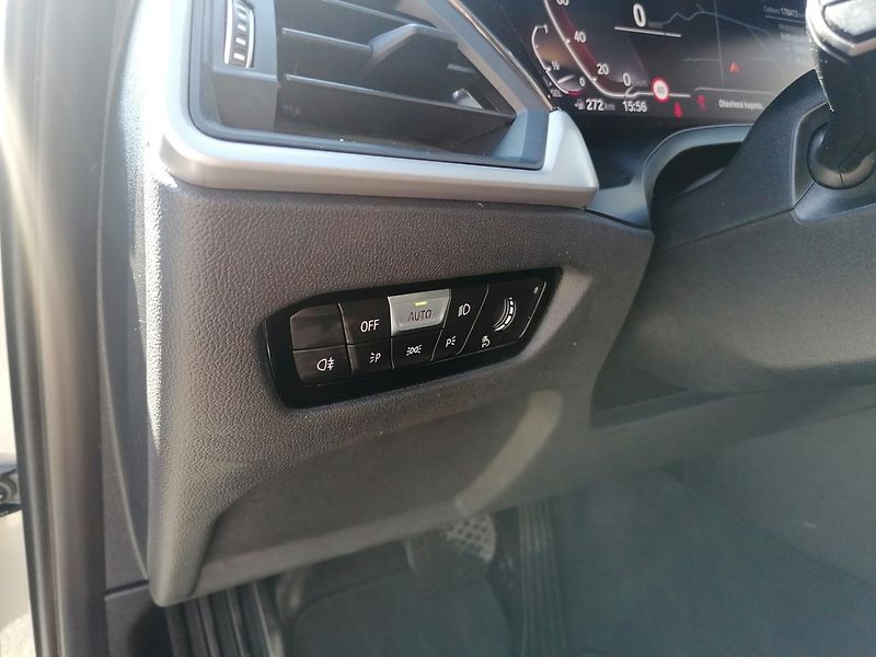 BMW Řada 3 (2022) 2.0 318D A/T Kůže - fotka 31 z 34