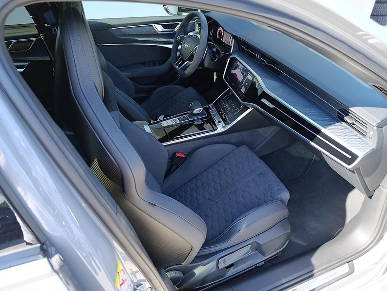 Audi RS 6 4.0TFSI PERFO ČR 1.MAJITEL DPH - fotka 26 z 44