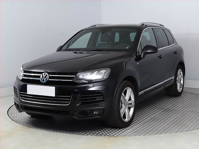 Volkswagen Touareg (2012) Business 3.0 TDI, 4X4 - fotka 2 z 23