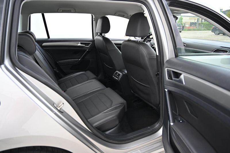 Volkswagen Golf VII 1.2TSI 77KW POHON ŘEMEN  - fotka 29 z 47