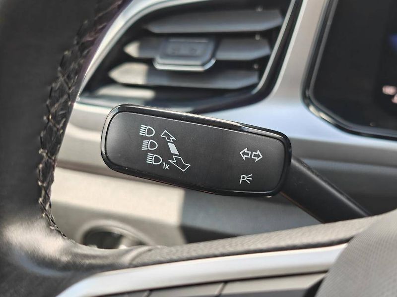 Volkswagen T-Roc Life 6G 1,0TSI - fotka 13 z 22