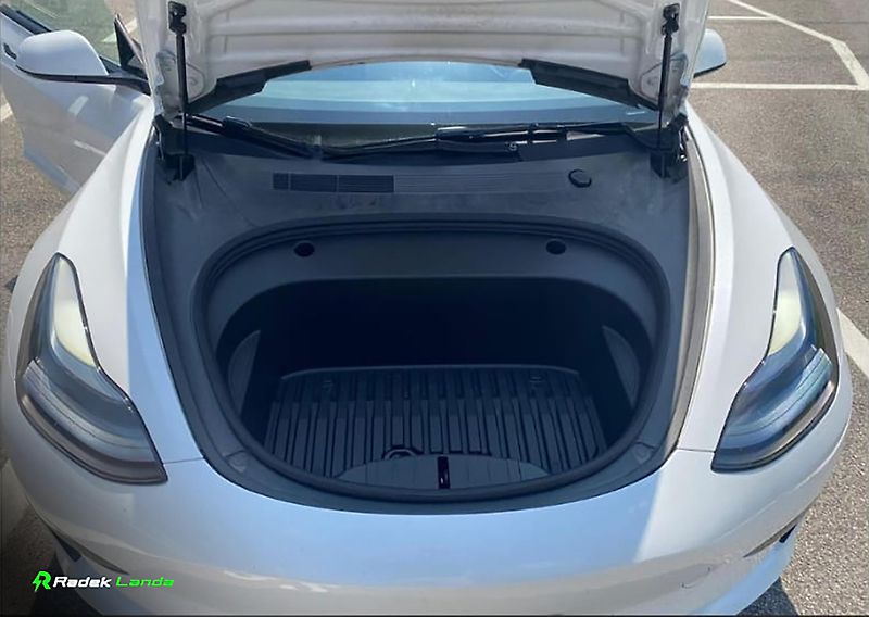 Tesla Model 3 (2023) LFP baterie, AMD Ryzen - fotka 5 z 8